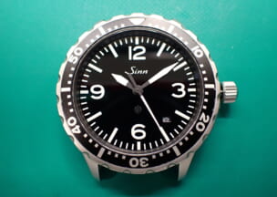 Sinn 657 画像1 時計の正面