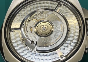 パネライ ルミノールパワーリザーブ 汎用ムーブメント+パワーリザーブモジュールの2階建て構造｡