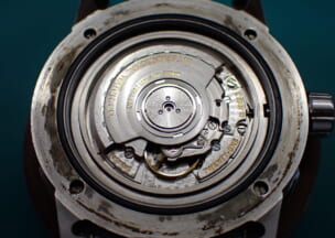 IWC アクアタイマーオートマティック2000 Cal. C.30110は数多のメーカーが採用している信頼性の高いETAのCal.2892がベースのムーブメントです。