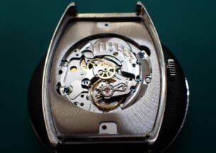 フランクミュラー トノウカーベックスマスターバンカー 自動巻きブロックを外した状態。ETA2892+マスタバンカーモジュールの時計。